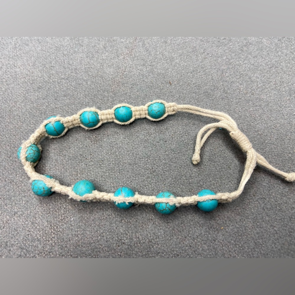 Turquoise Bead and Hemp Macramé Bracelet - Picture 3 of 4